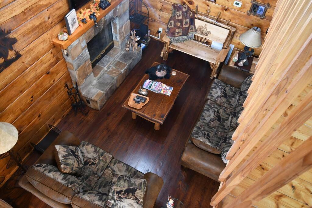 Bear Country Cabin Севьервилл Экстерьер фото