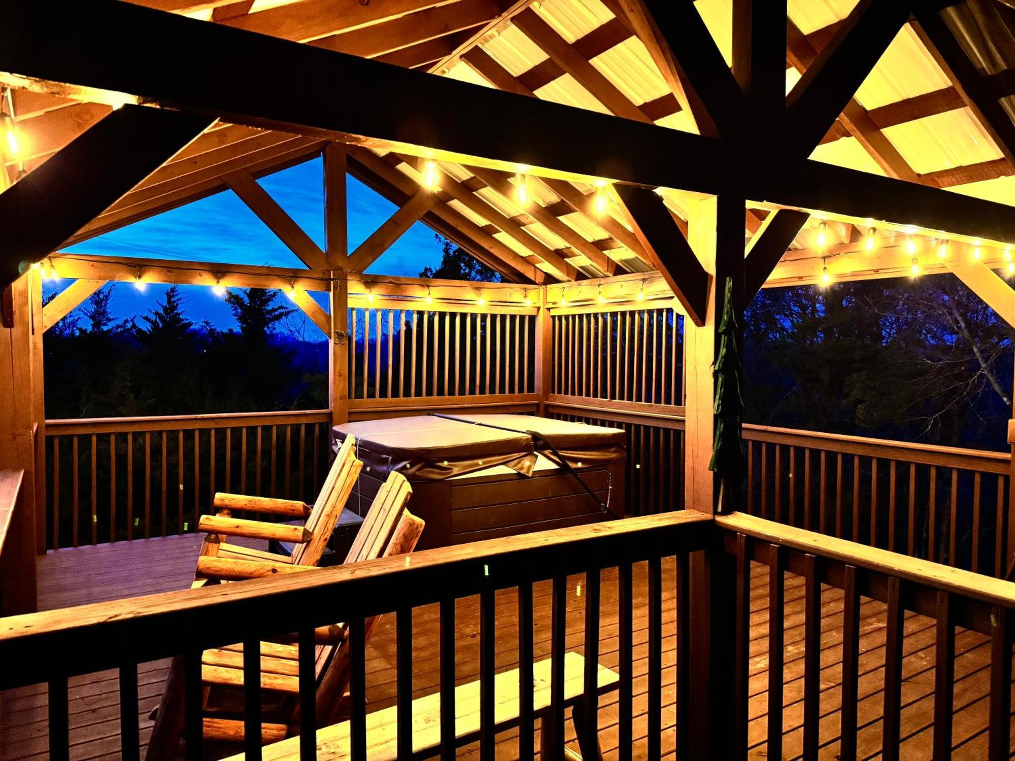 Bear Country Cabin Севьервилл Экстерьер фото