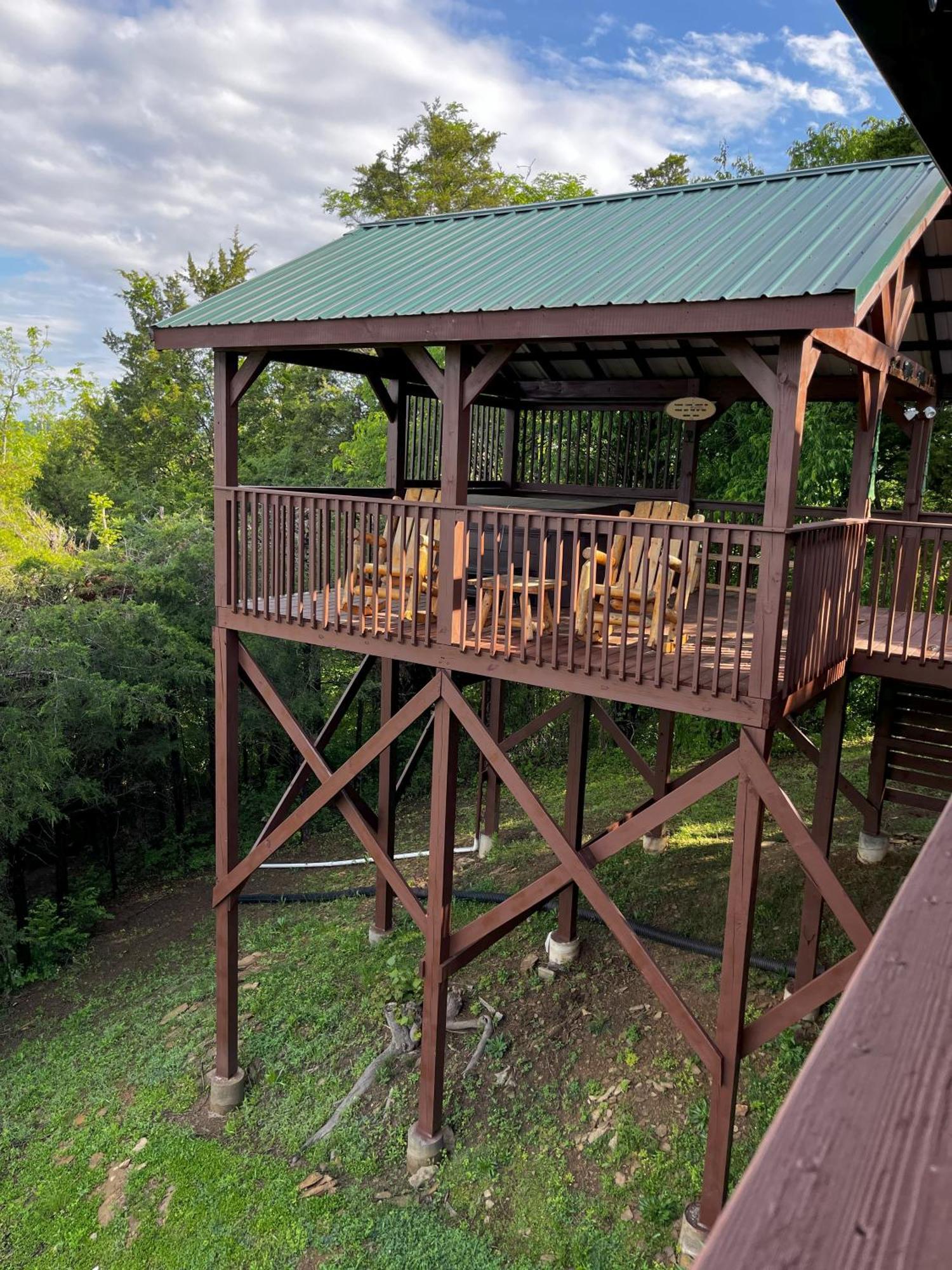 Bear Country Cabin Севьервилл Экстерьер фото
